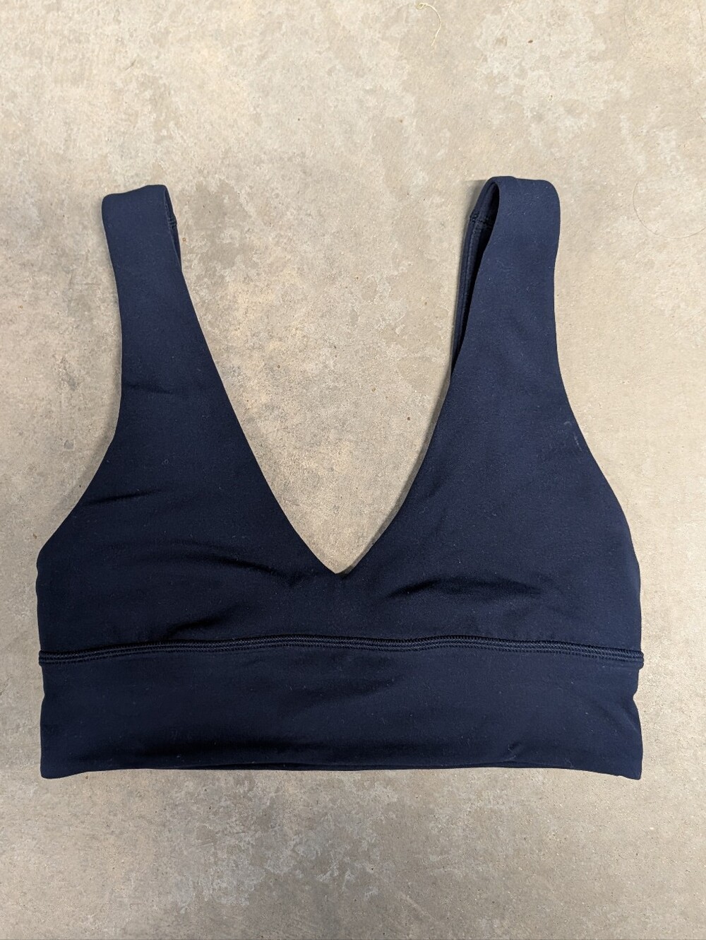 LULULEMON deep navy align v neck bra 6